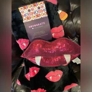 NOVOGRATZ & RACHEL ZOE NWT Vampire Lips Oversized Faux Fur Throw & Sequin Pillow